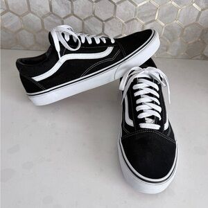 VANS Classic Black & White Low-Top Canvas Sneakers - Men's